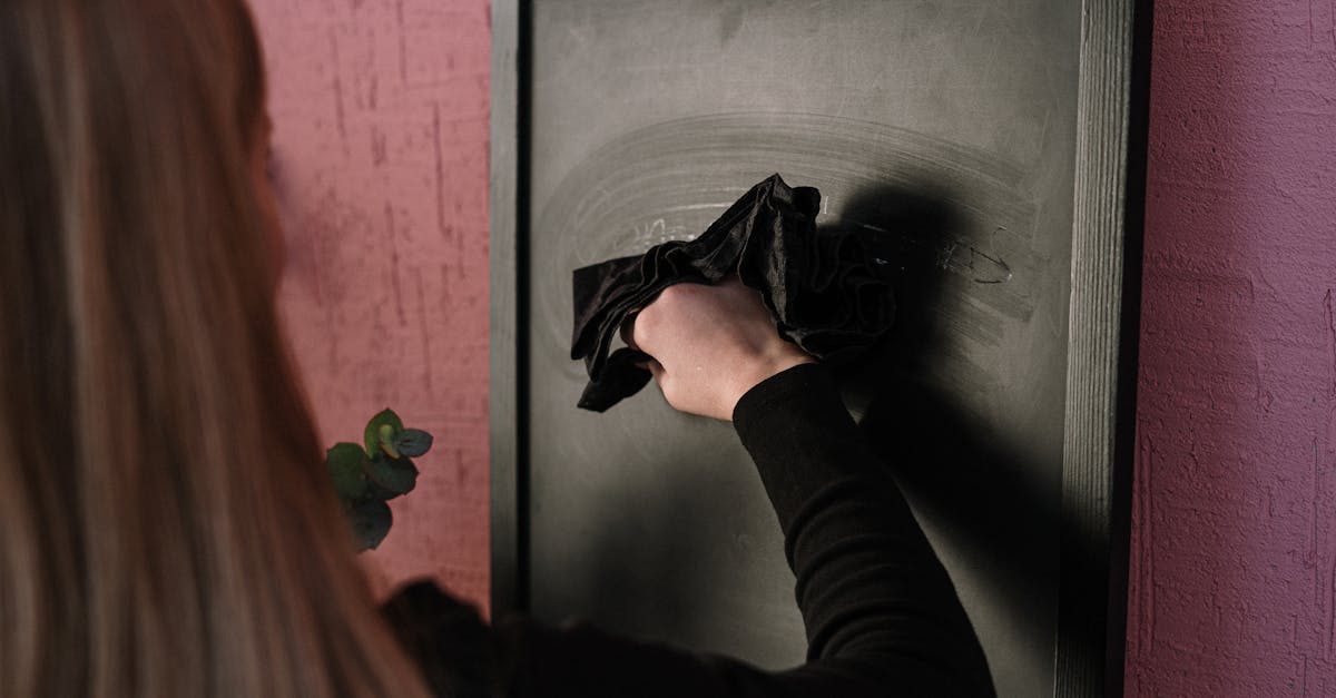 Eco-Friendly Approaches to Dusting and Sanitisation in the Workplace